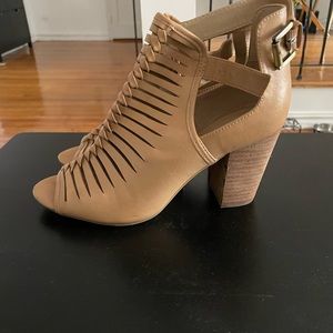 Chinese Laundry nude block heel, size 8.5